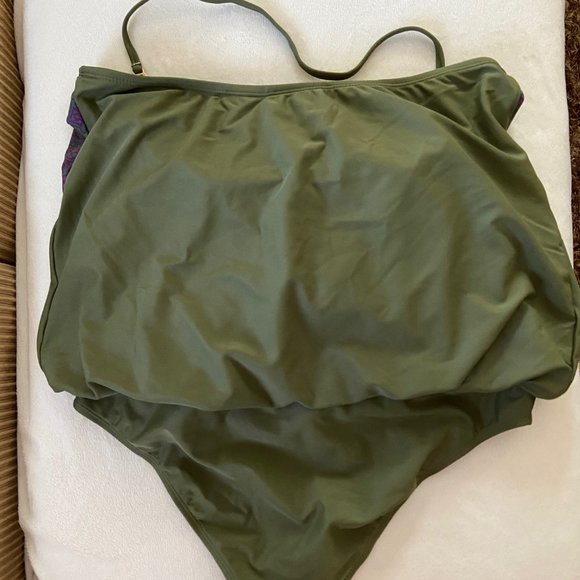 TWO SWIMSUITS FOR THE PRICE OF ONE!!     One in purple, one in green - Picture 6 of 9